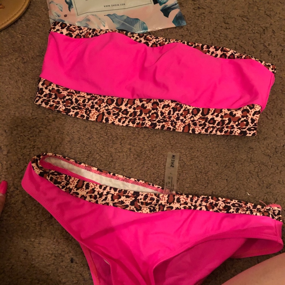 Pink bikini - Picture 2 of 5